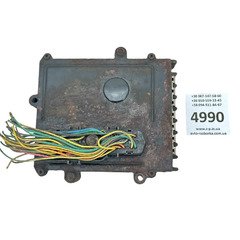 Блок керування двигуном 04727721AE Crysler Voyager