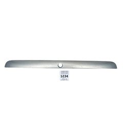 Планка підсвічування номерного знака на Volkswagen Passat B5 3B0827574A