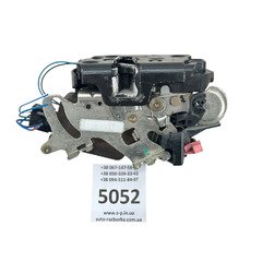 Замок передніх лівих дверей 6397200835 Mercedes W639